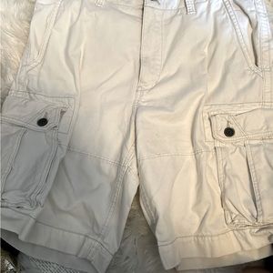 Men’s American Eagle cargo shorts size 34 in EUC!